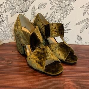 Womens Cabi Green Crushed Velvet Block Heel Heels Size 8.5 EUC!
